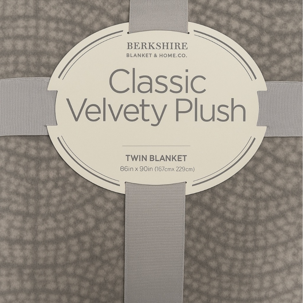 Berkshire Classic Velvety Plush Twin Blanket Bedding
